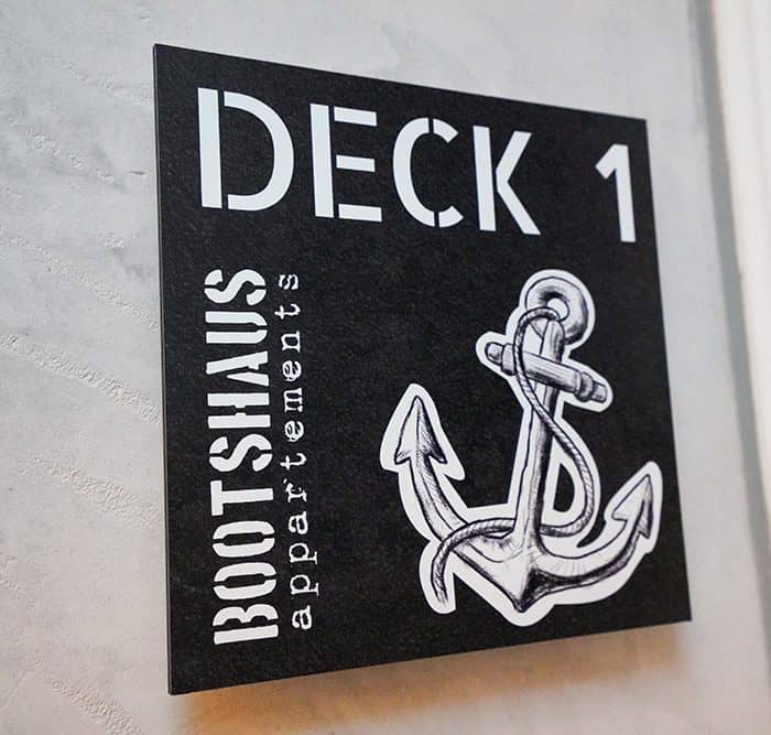 Bootshaus Deck 1 Schild-1