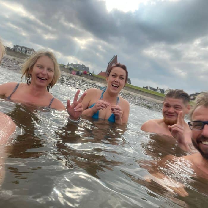 Eiskalt erfrischt – mit der Wim Hof Methode durch den Winter
